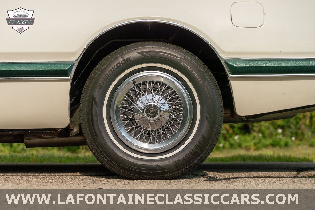 Ford-Thunderbird-1976-25