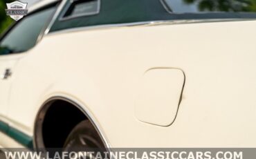 Ford-Thunderbird-1976-31