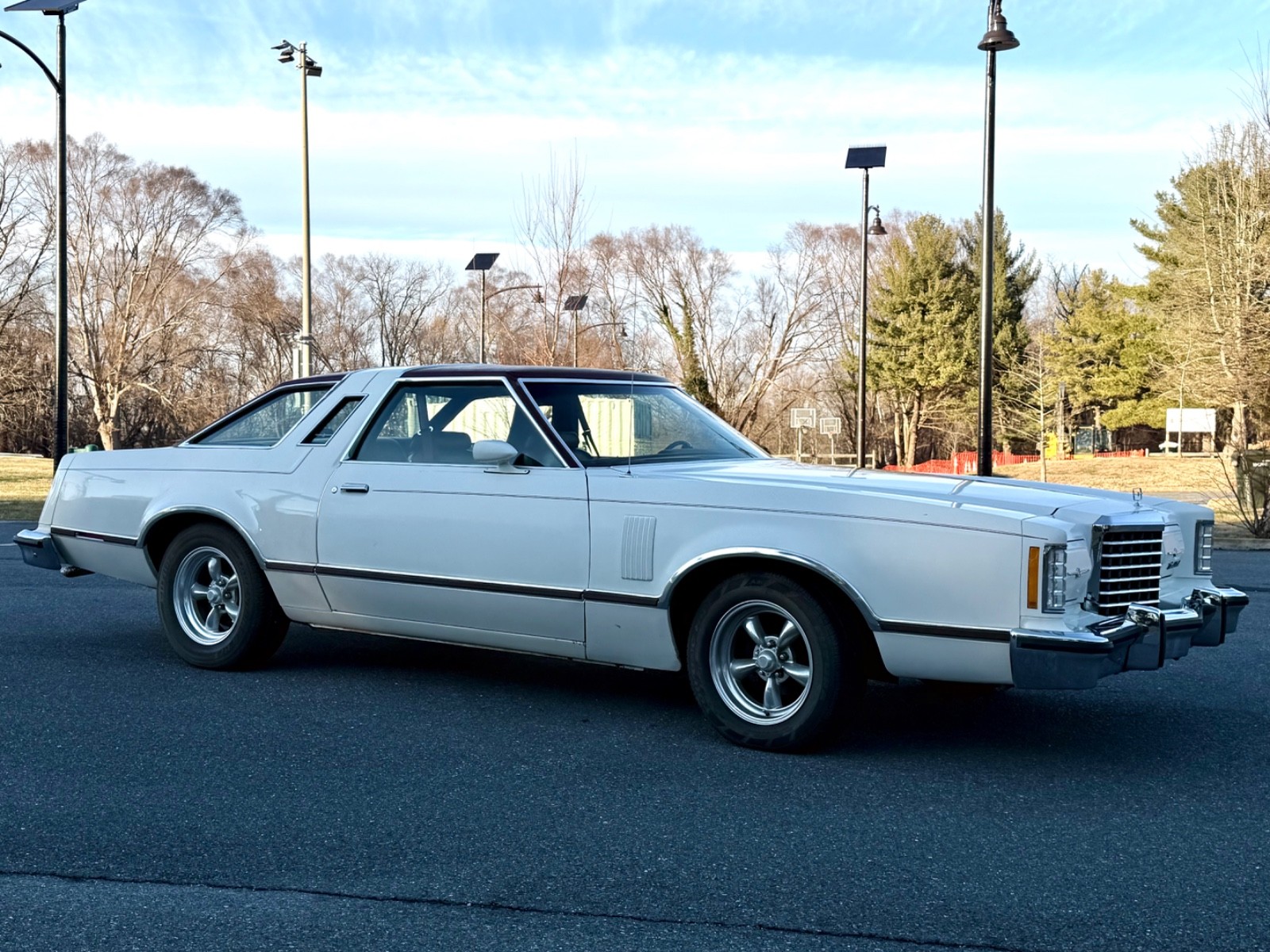 Ford-Thunderbird-1977-Coupe-13