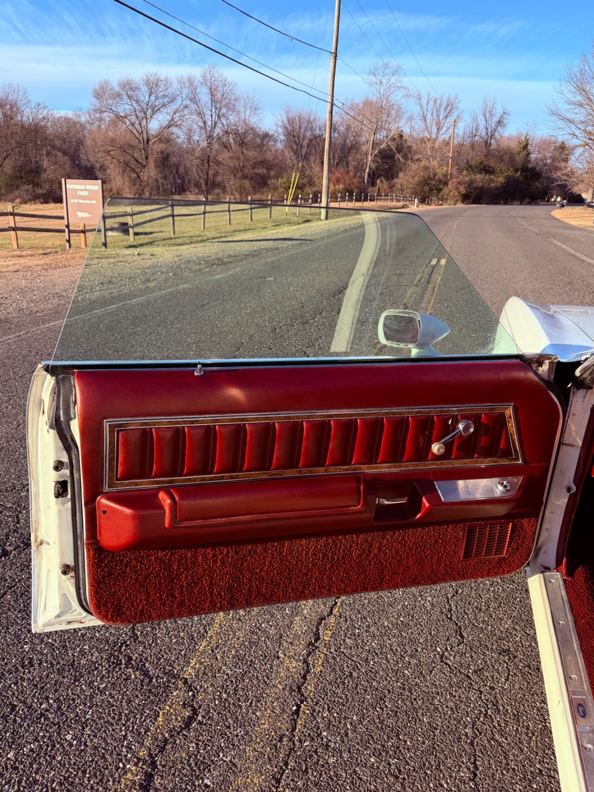 Ford-Thunderbird-1977-Coupe-19