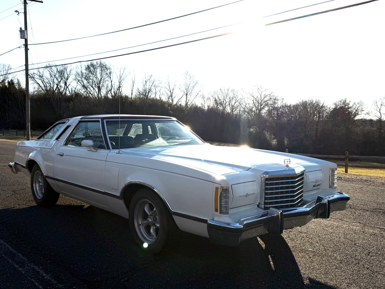 Ford-Thunderbird-1977-Coupe-2