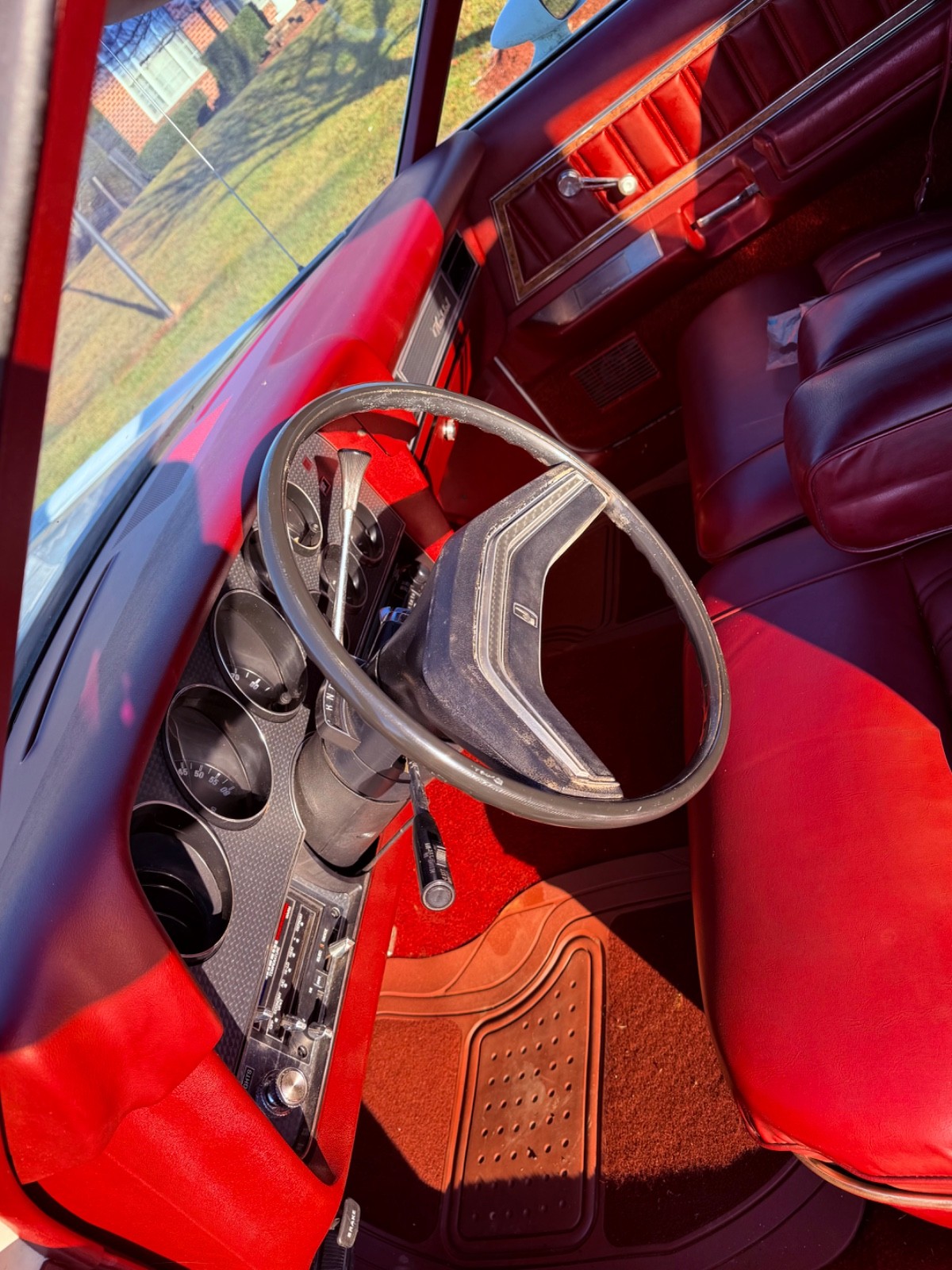 Ford-Thunderbird-1977-Coupe-23