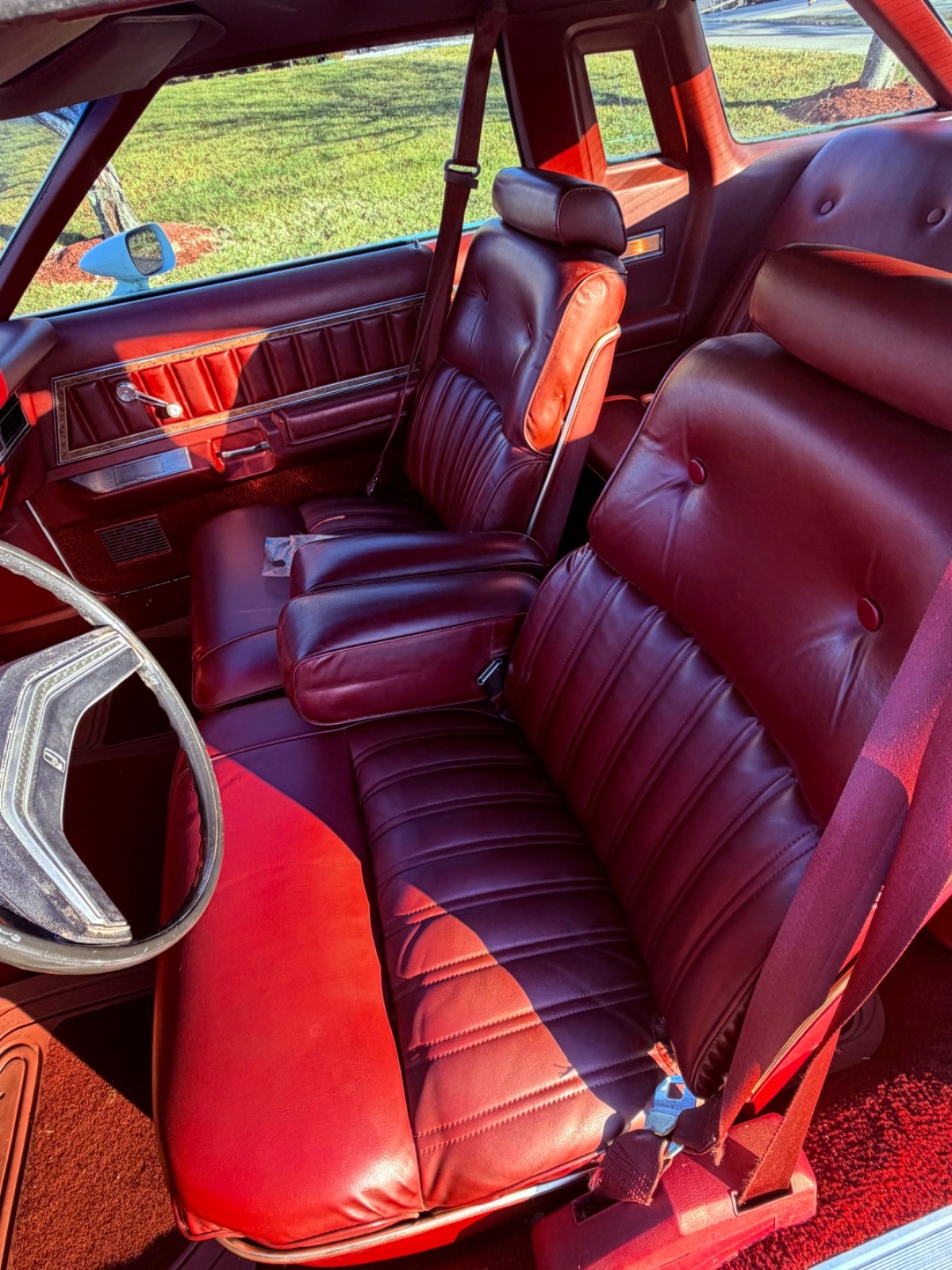 Ford-Thunderbird-1977-Coupe-24