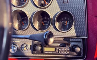 Ford-Thunderbird-1977-Coupe-32