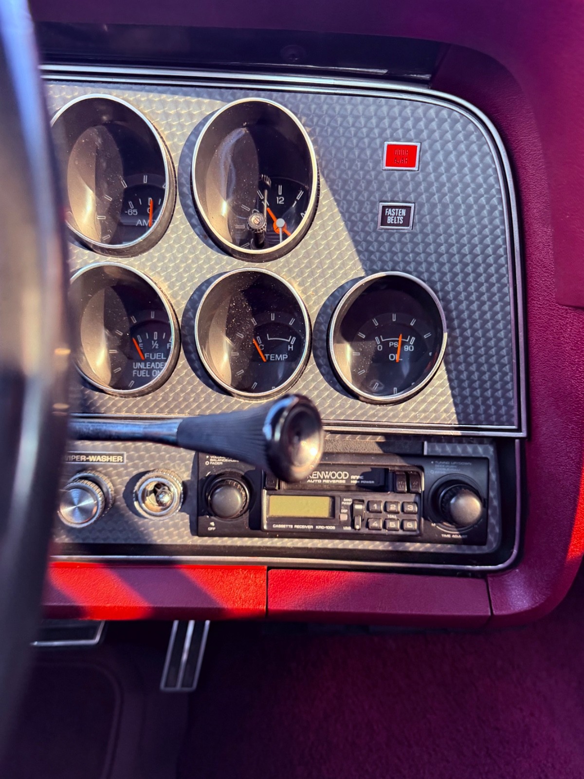 Ford-Thunderbird-1977-Coupe-32