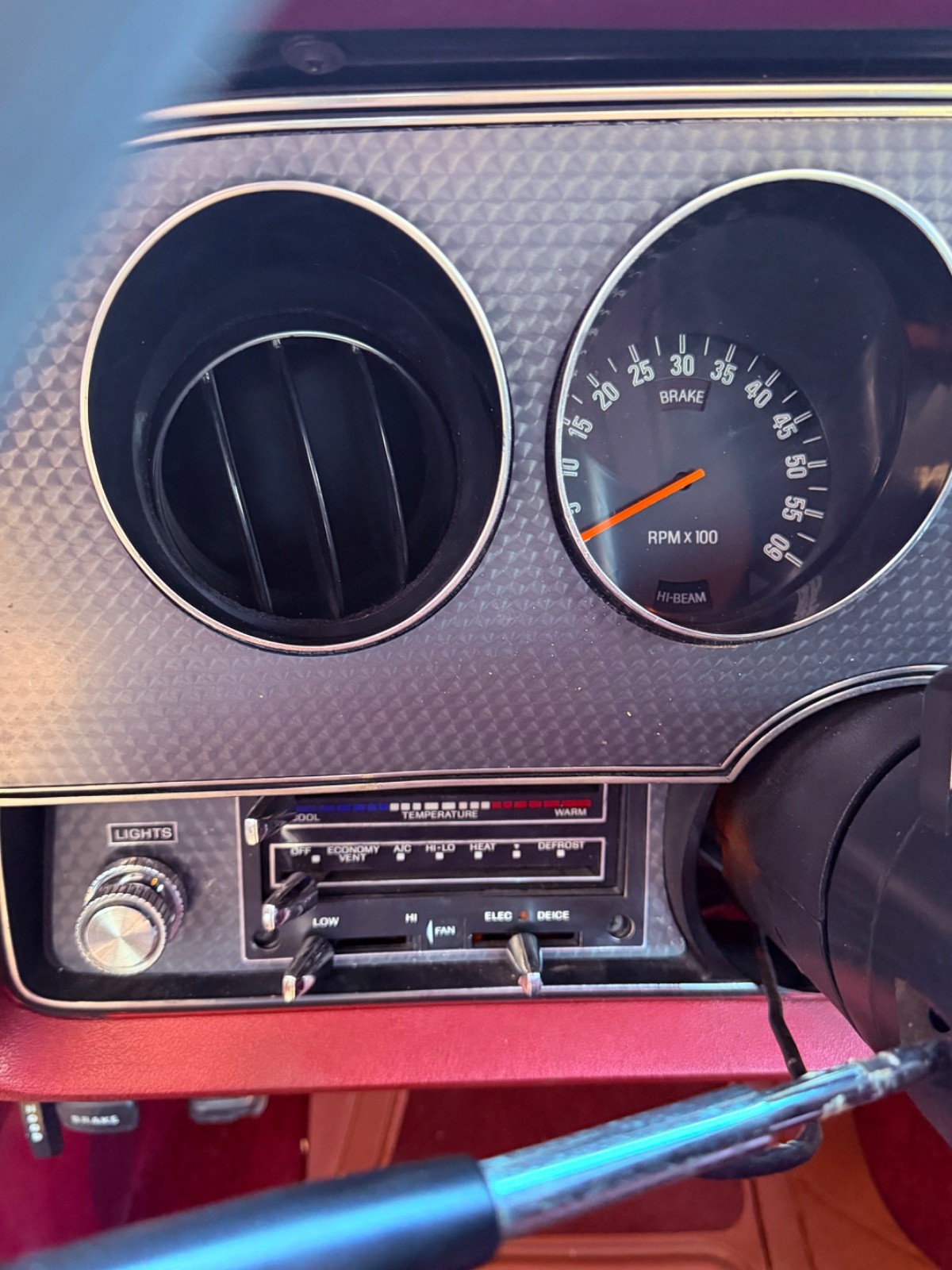 Ford-Thunderbird-1977-Coupe-33