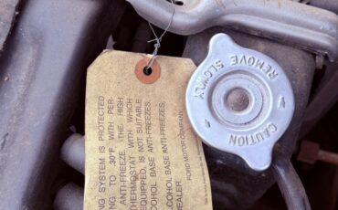 Ford-Thunderbird-1977-Coupe-37