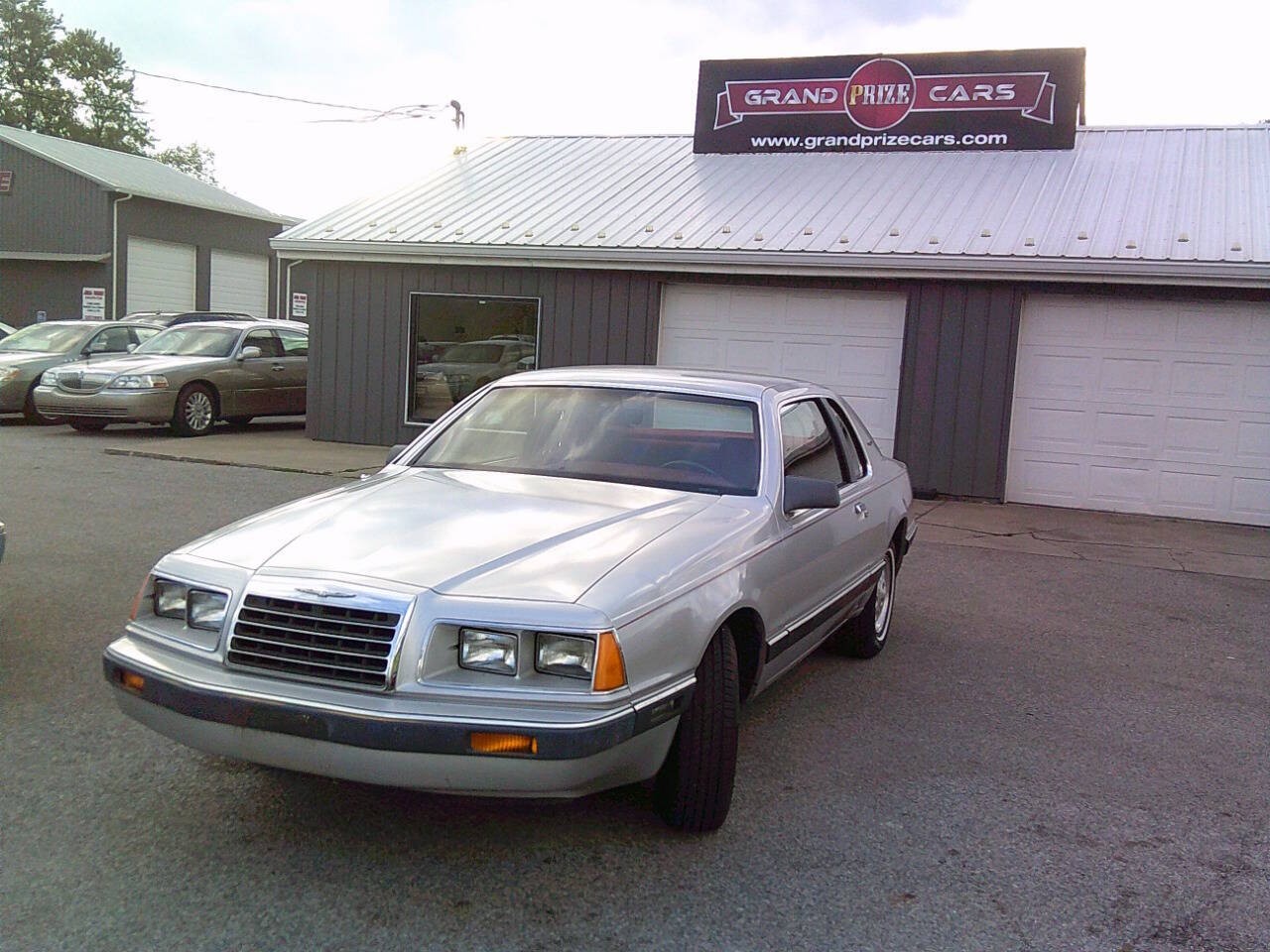 Ford-Thunderbird-1985-Sedan-1