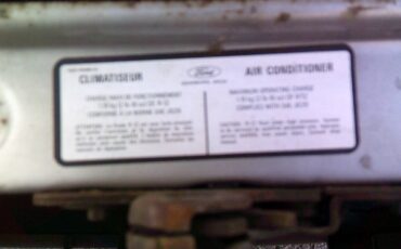 Ford-Thunderbird-1985-Sedan-11