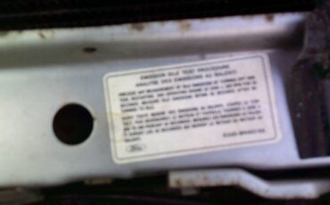 Ford-Thunderbird-1985-Sedan-12