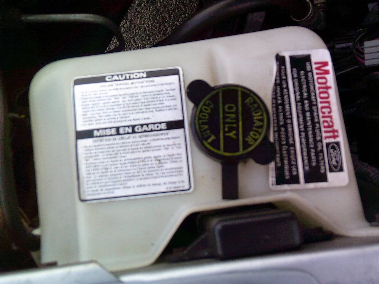 Ford-Thunderbird-1985-Sedan-13