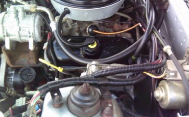 Ford-Thunderbird-1985-Sedan-14