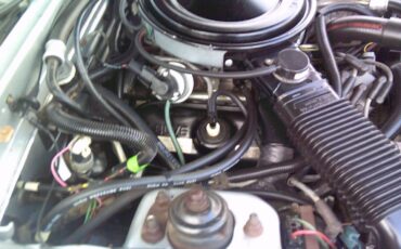 Ford-Thunderbird-1985-Sedan-15