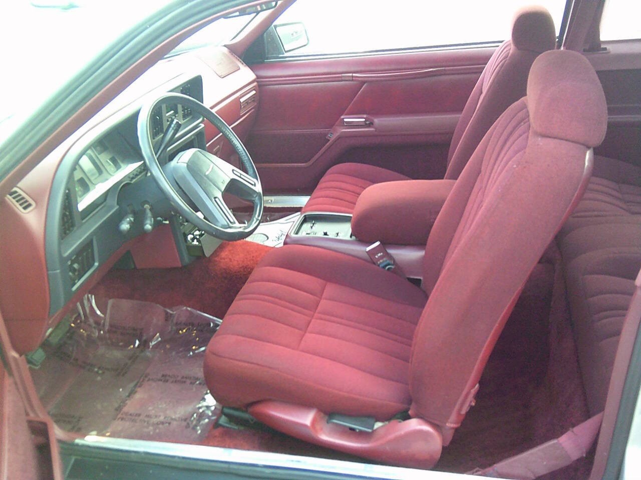 Ford-Thunderbird-1985-Sedan-20