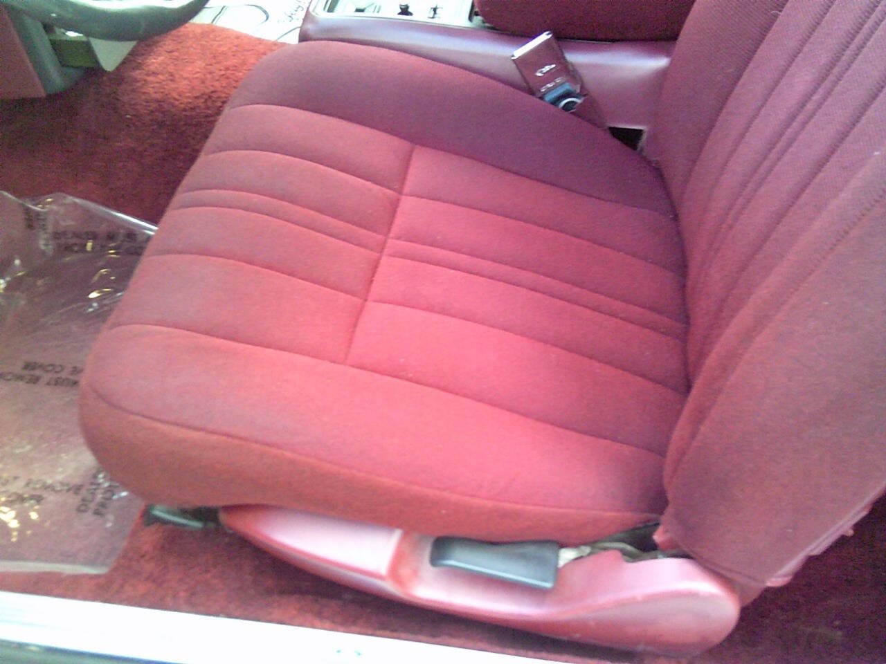 Ford-Thunderbird-1985-Sedan-22