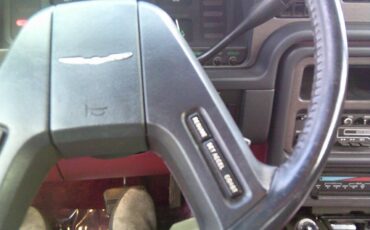 Ford-Thunderbird-1985-Sedan-27