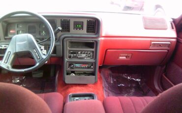 Ford-Thunderbird-1985-Sedan-29