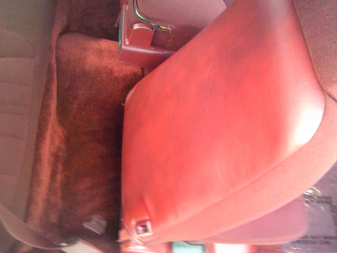 Ford-Thunderbird-1985-Sedan-33