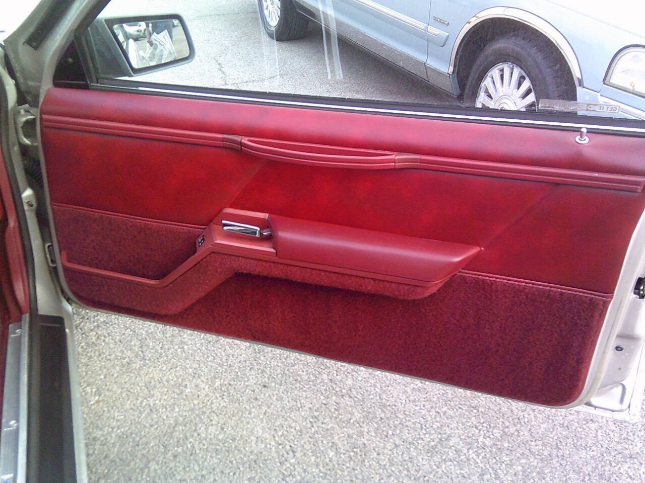 Ford-Thunderbird-1985-Sedan-34