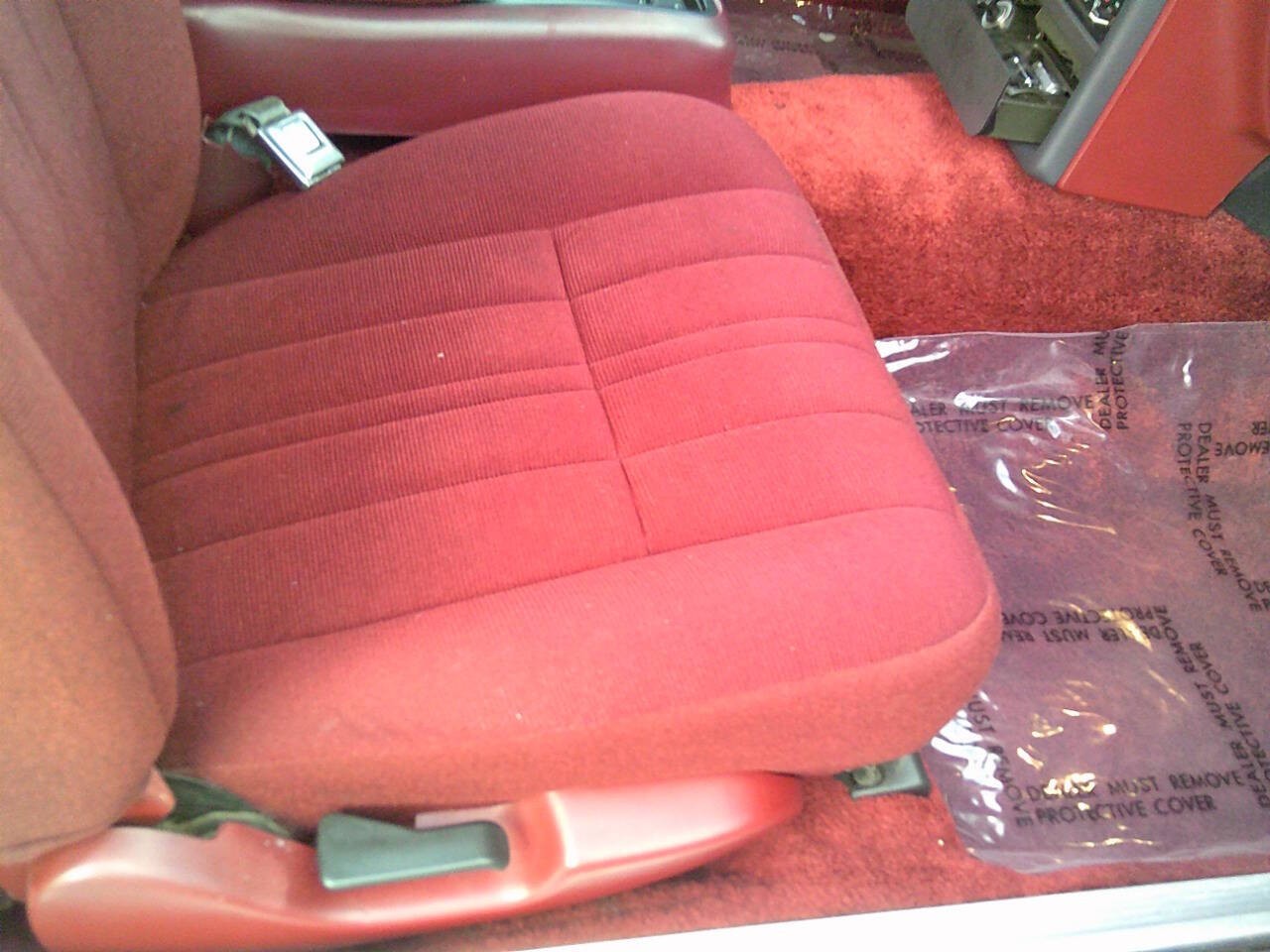 Ford-Thunderbird-1985-Sedan-37