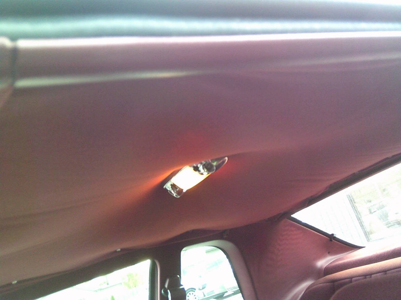 Ford-Thunderbird-1985-Sedan-38