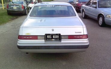 Ford-Thunderbird-1985-Sedan-6