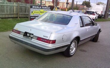 Ford-Thunderbird-1985-Sedan-7