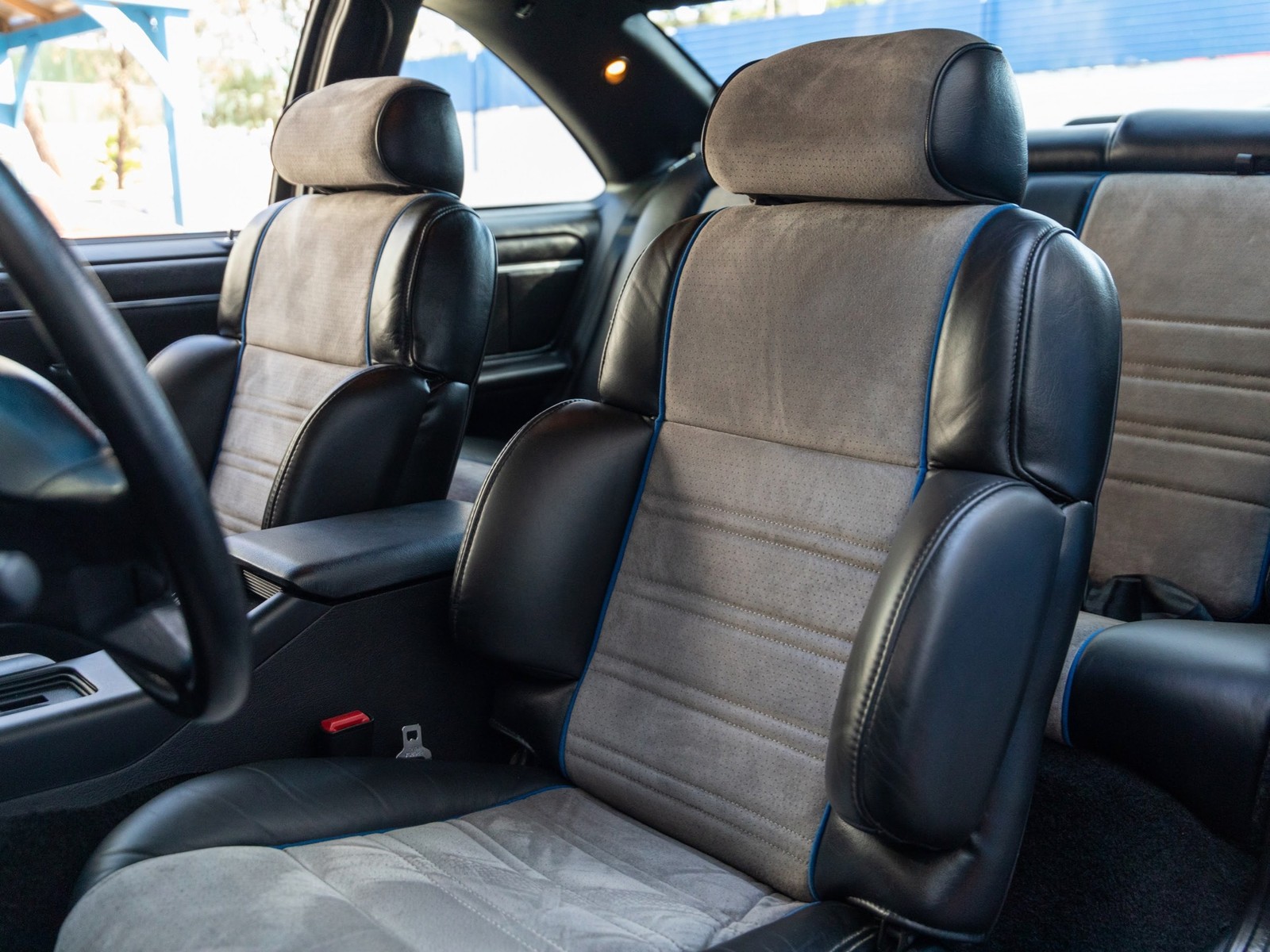 Ford-Thunderbird-1990-Coupe-31