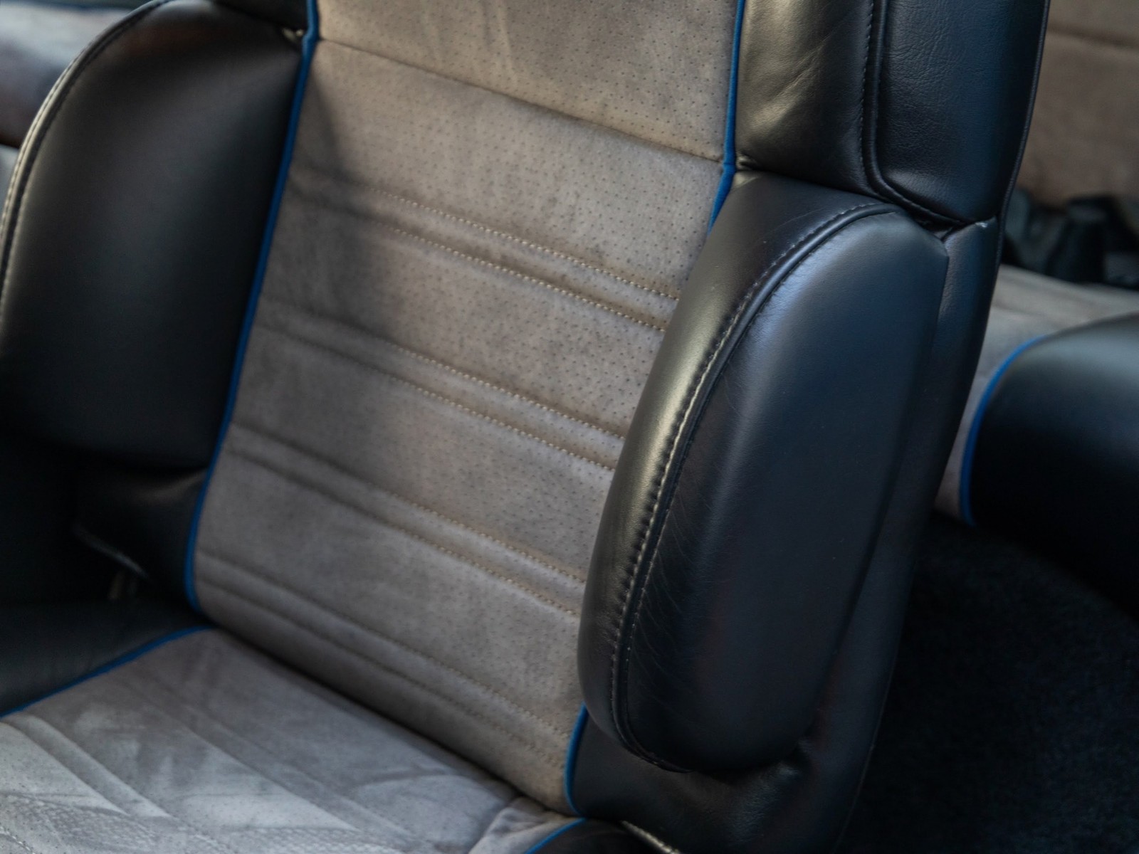 Ford-Thunderbird-1990-Coupe-32