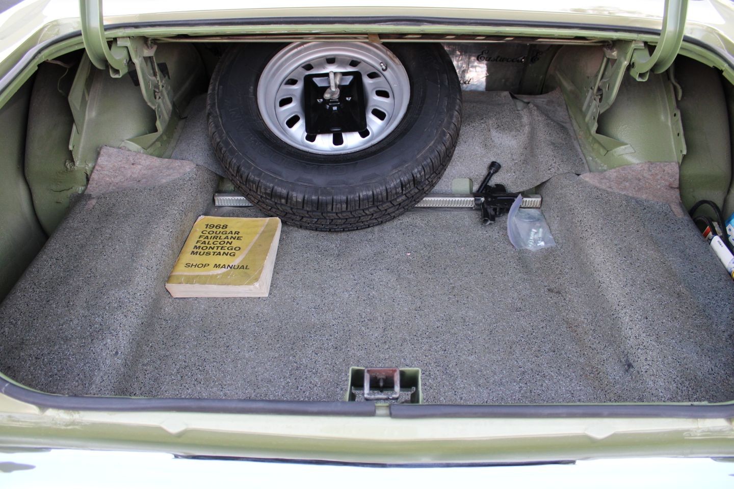 Ford-Torino-1968-Coupe-30