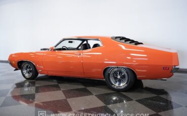 Ford-Torino-1970-Calypso-Coral-Black-12