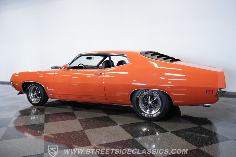 Ford-Torino-1970-Calypso-Coral-Black-12