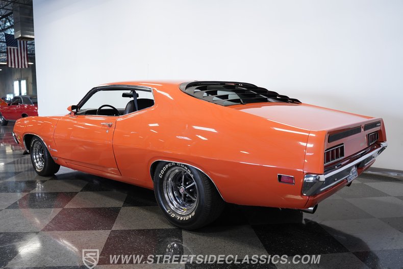 Ford-Torino-1970-Calypso-Coral-Black-13