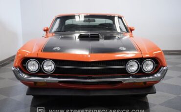 Ford-Torino-1970-Calypso-Coral-Black-19