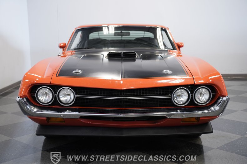 Ford-Torino-1970-Calypso-Coral-Black-19