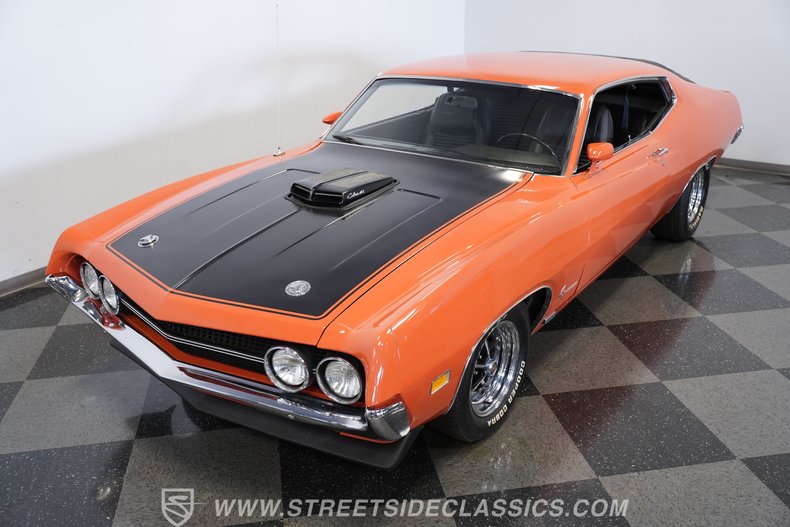 Ford-Torino-1970-Calypso-Coral-Black-21
