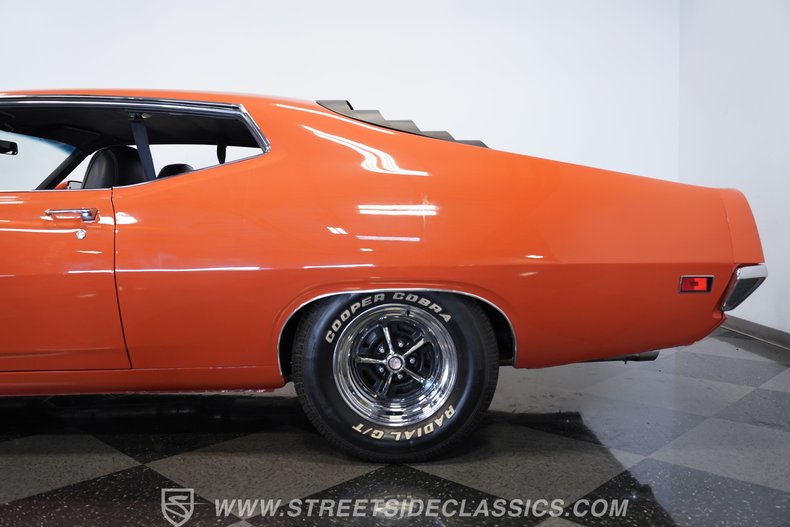 Ford-Torino-1970-Calypso-Coral-Black-27
