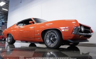 Ford-Torino-1970-Calypso-Coral-Black-37