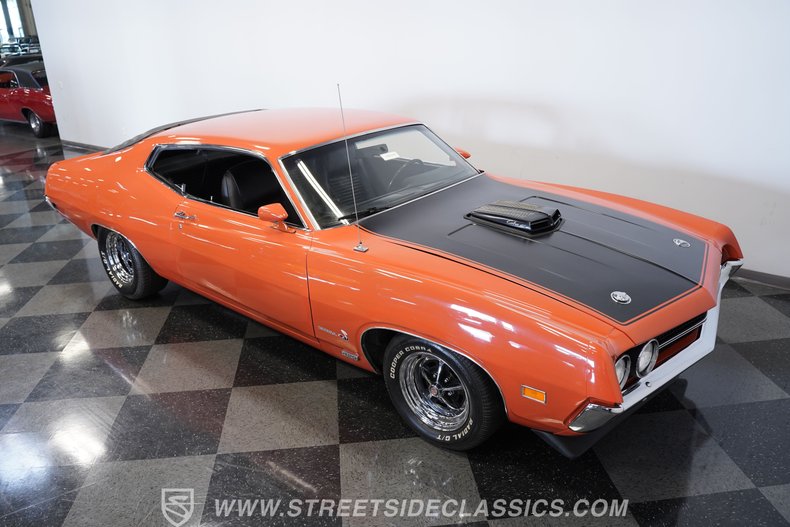 Ford-Torino-1970-Calypso-Coral-Black-38