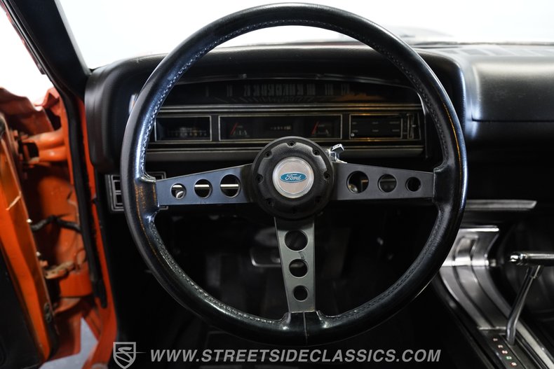 Ford-Torino-1970-Calypso-Coral-Black-40