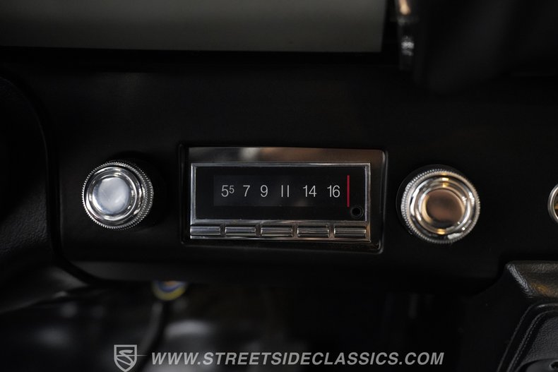 Ford-Torino-1970-Calypso-Coral-Black-45