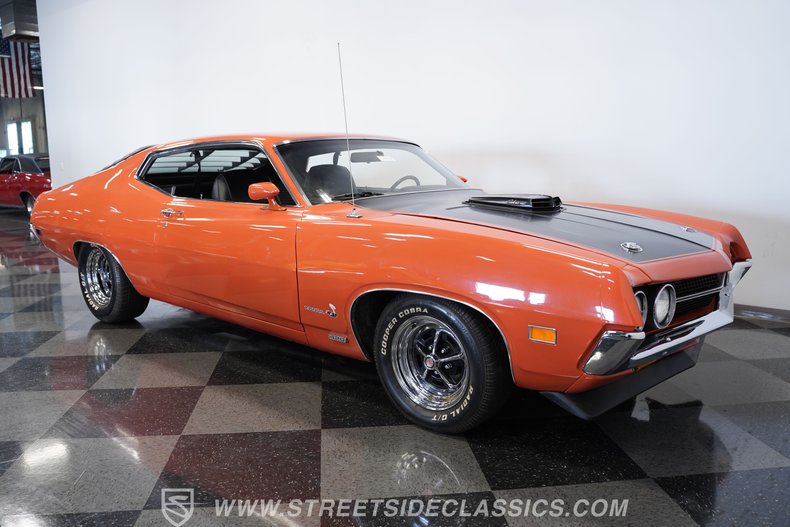 Ford-Torino-1970-Calypso-Coral-Black-5