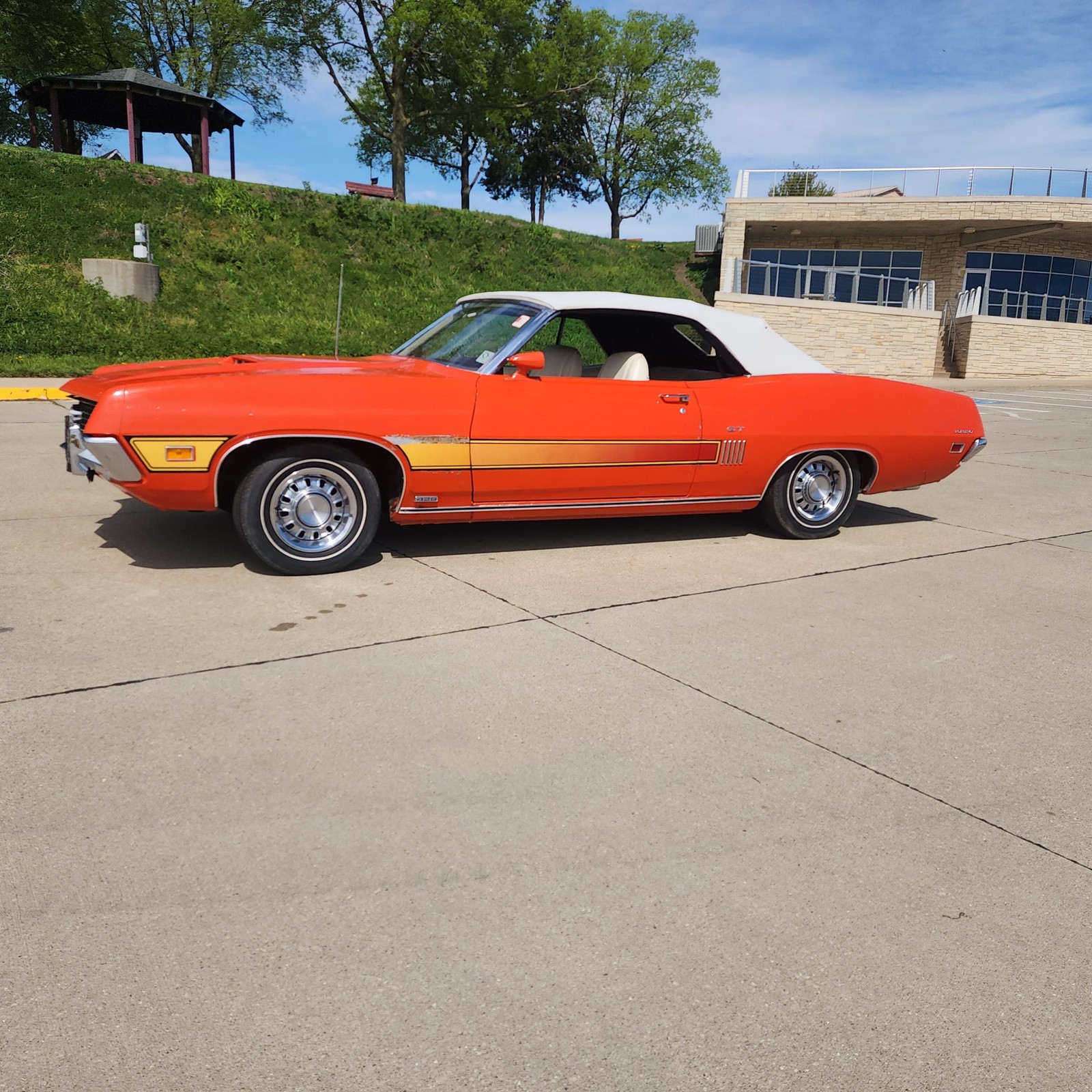 Ford-Torino-1970-Convertible-9