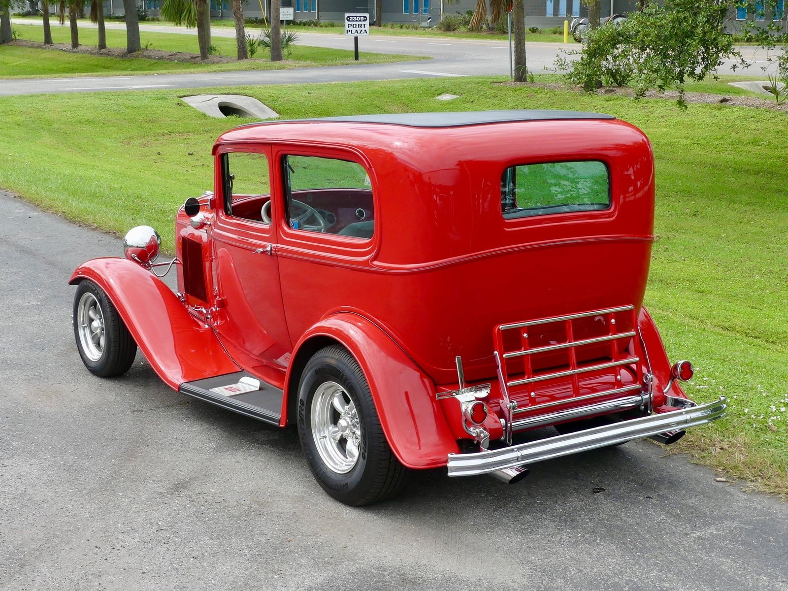 Ford-Tudor-1932-Sedan-12