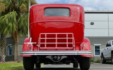 Ford-Tudor-1932-Sedan-16