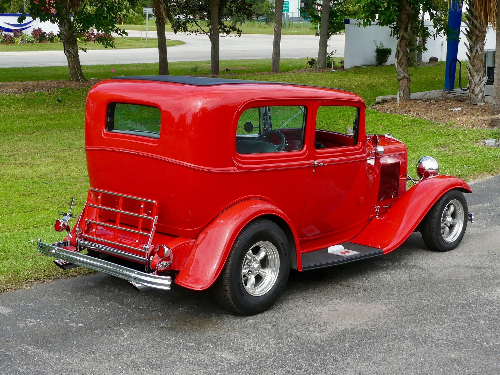 Ford-Tudor-1932-Sedan-18