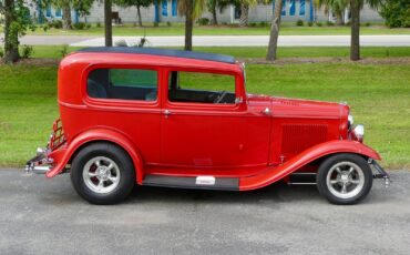 Ford-Tudor-1932-Sedan-20