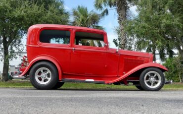 Ford-Tudor-1932-Sedan-21