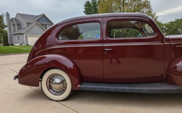 Ford-Tudor-1939-2-Door-16