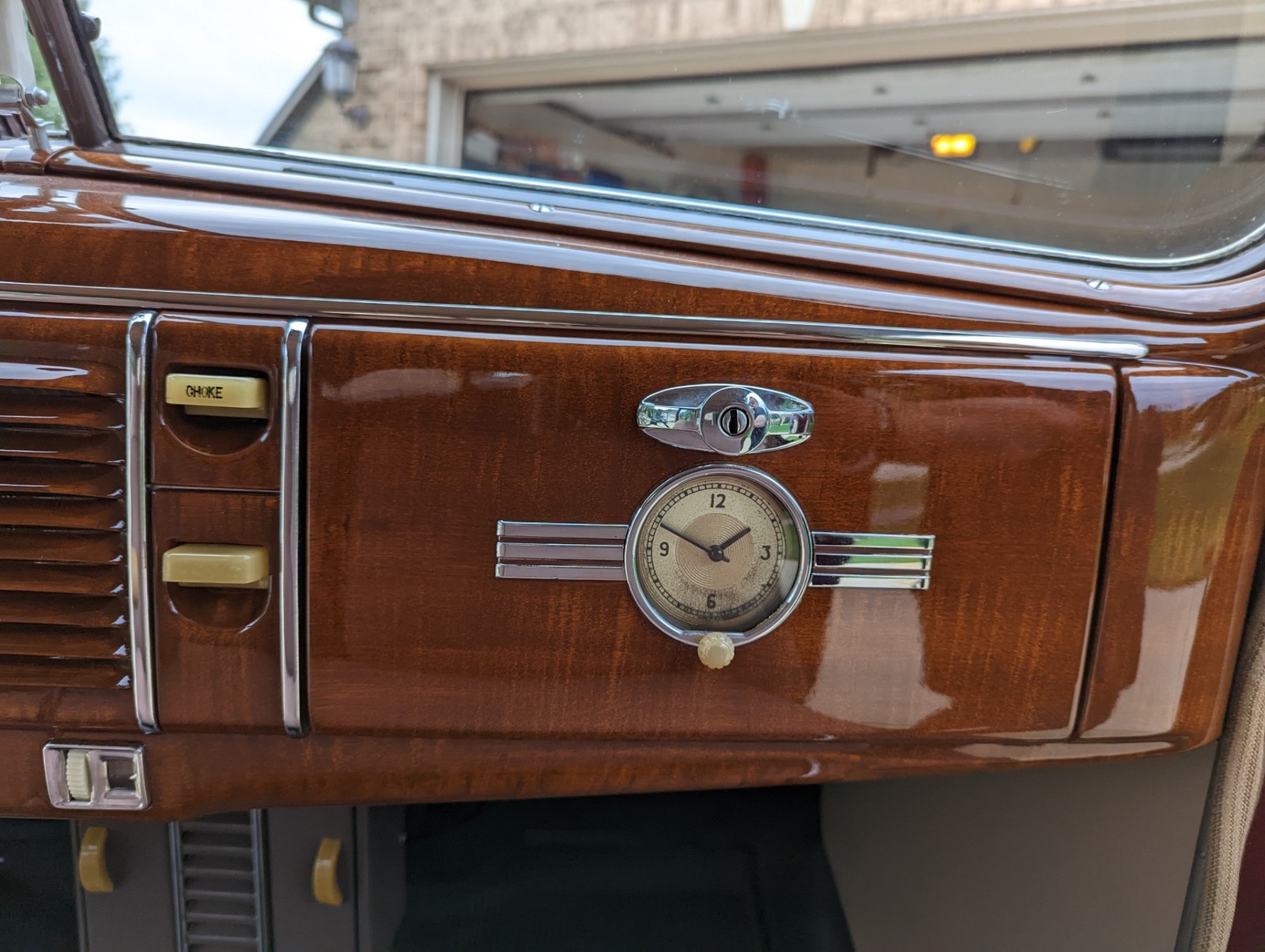 Ford-Tudor-1939-2-Door-25